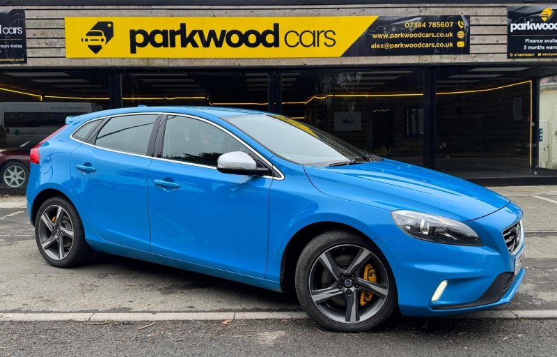 View VOLVO V40 2.0 D4 R-Design Nav Euro 6 (s/s) 5dr