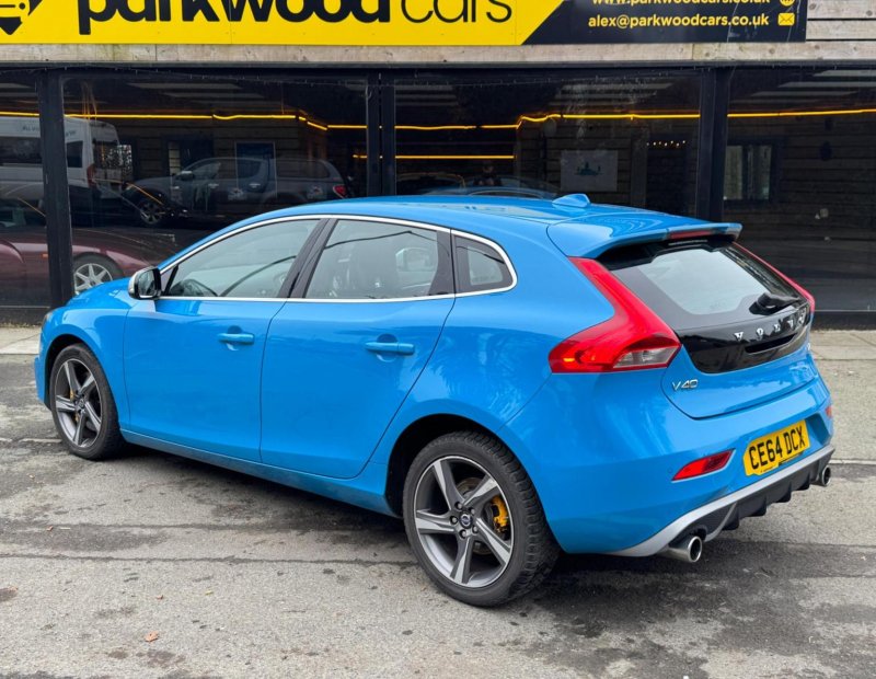 View VOLVO V40 2.0 D4 R-Design Nav Euro 6 (s/s) 5dr