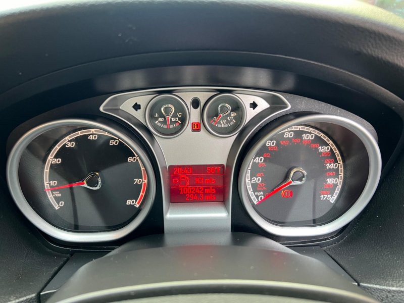 FORD FOCUS