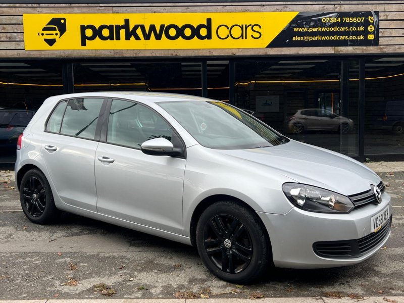 View VOLKSWAGEN GOLF 1.6 TDI SE Euro 5 5dr