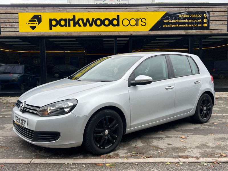 View VOLKSWAGEN GOLF 1.6 TDI SE Euro 5 5dr