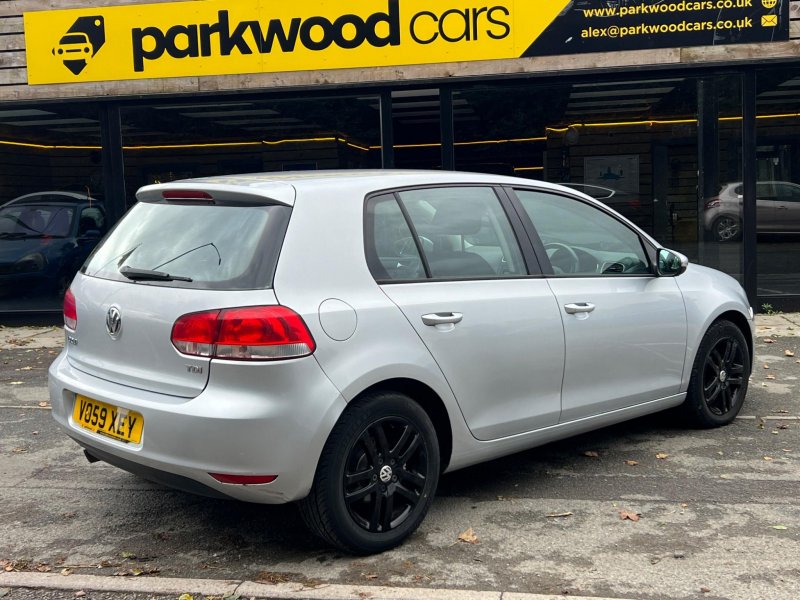 View VOLKSWAGEN GOLF 1.6 TDI SE Euro 5 5dr