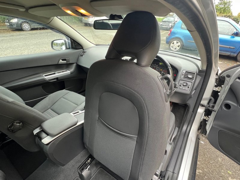 VOLVO C30
