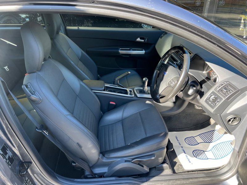 VOLVO C30