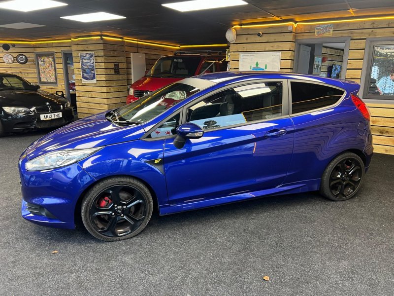 View FORD FIESTA 1.6T EcoBoost ST-3 Euro 6 3dr