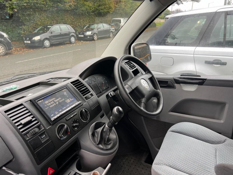 View VOLKSWAGEN TRANSPORTER 1.9 TDI PD T28 L1 H1 4dr