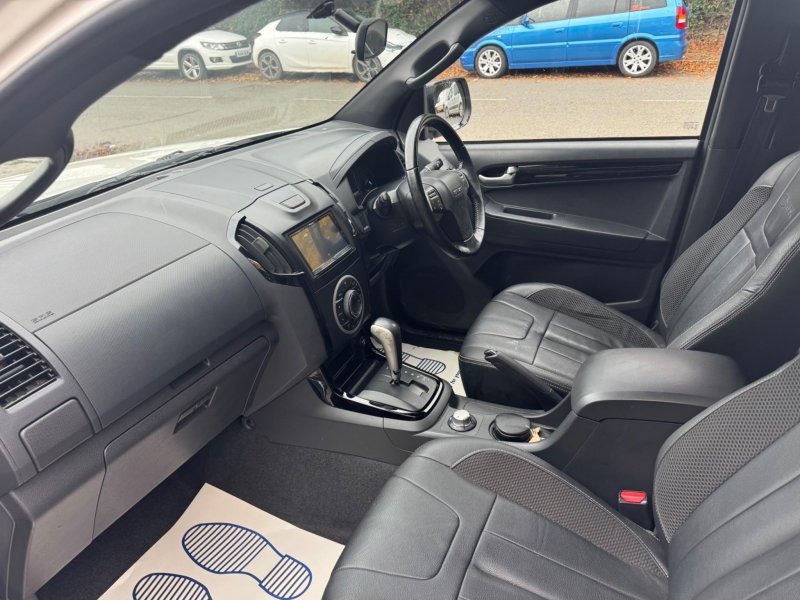 ISUZU D-MAX