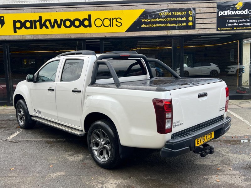 View ISUZU D-MAX 2.5 TD Blade 4x4 4dr