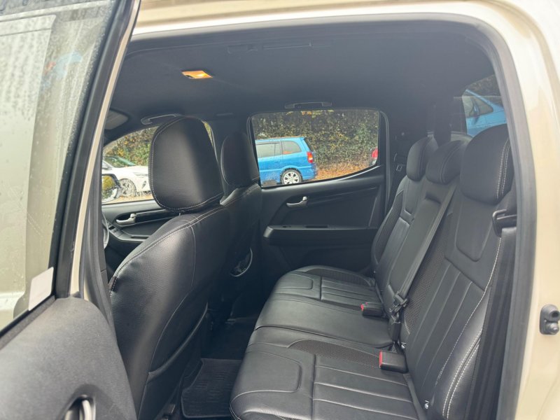 ISUZU D-MAX