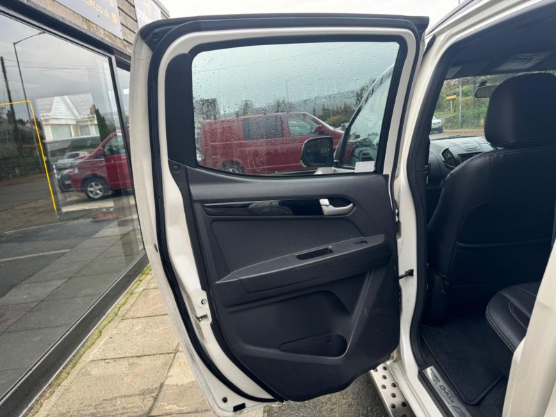 ISUZU D-MAX