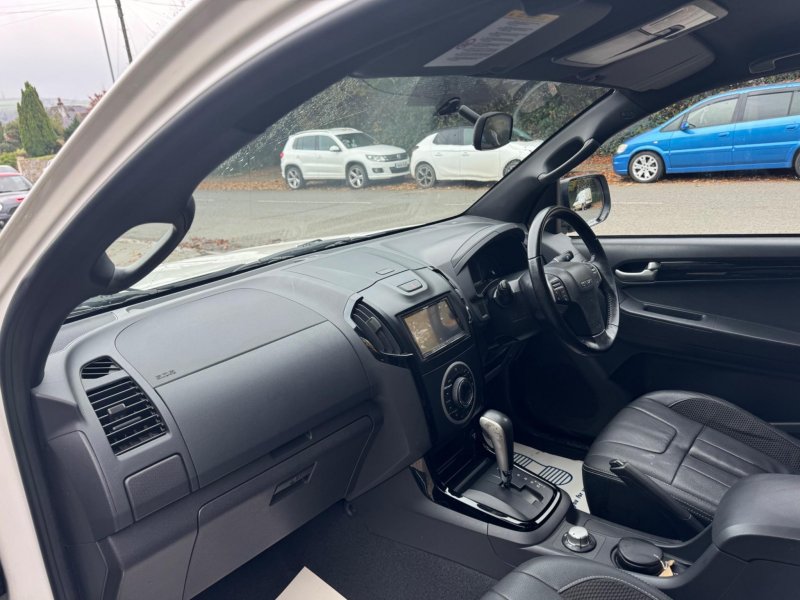 ISUZU D-MAX