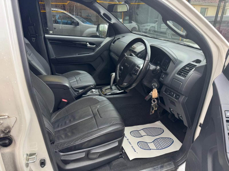 ISUZU D-MAX