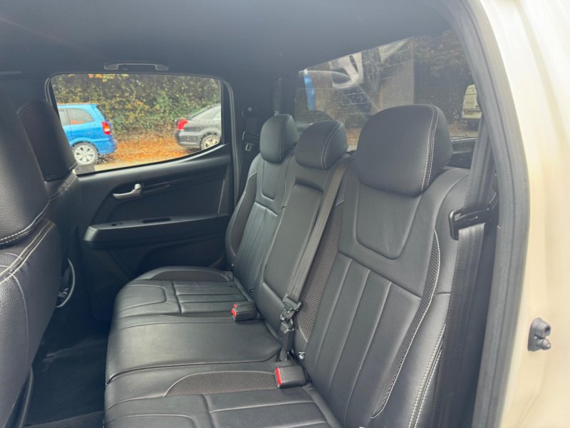 ISUZU D-MAX
