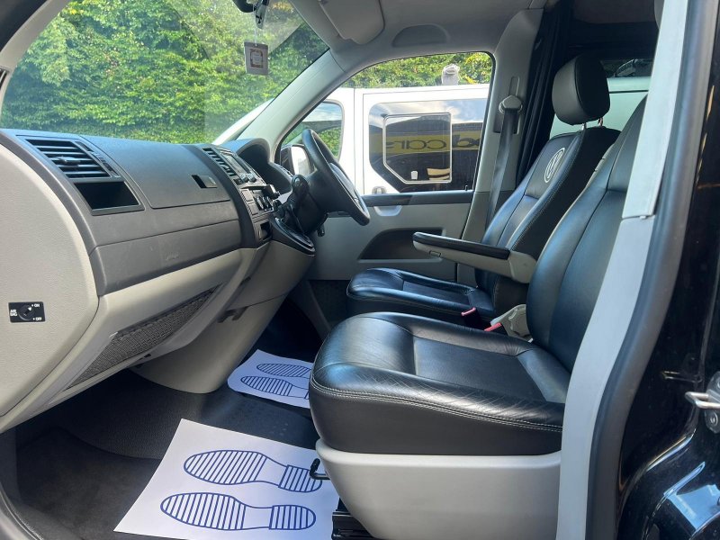 VOLKSWAGEN TRANSPORTER