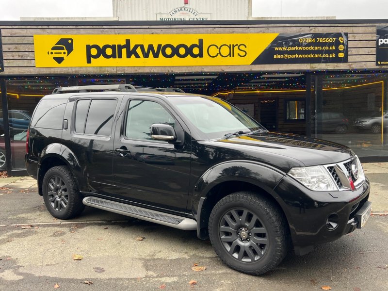 View NISSAN PATHFINDER 2.5 dCi Tekna 4WD Euro 5 5dr