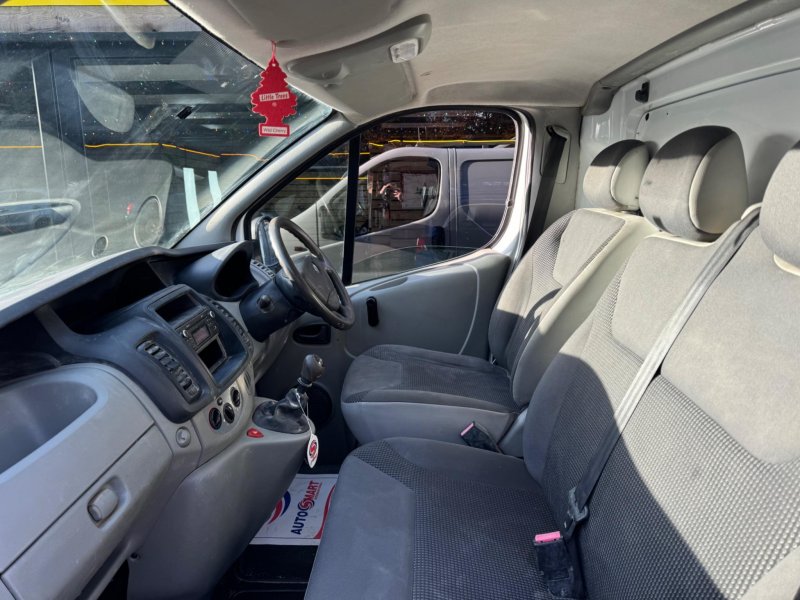 VAUXHALL VIVARO
