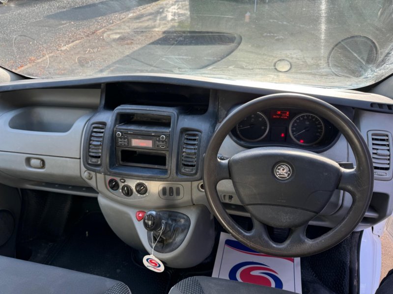 VAUXHALL VIVARO
