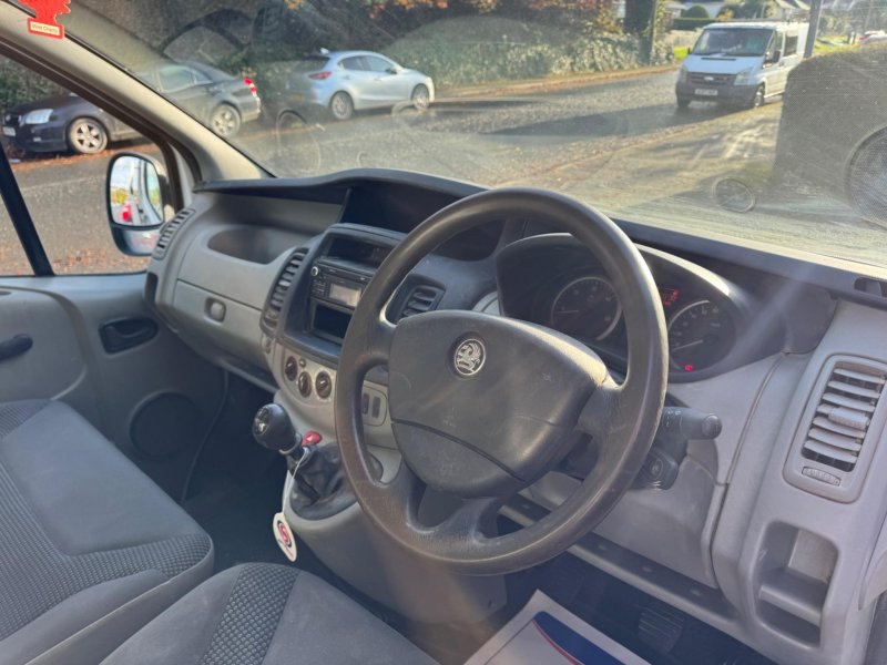 VAUXHALL VIVARO