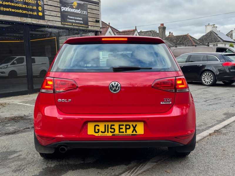 VOLKSWAGEN GOLF