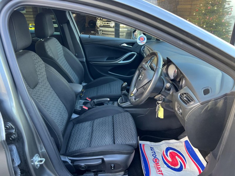 VAUXHALL ASTRA