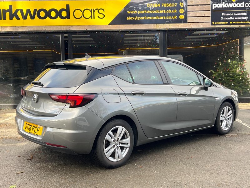 View VAUXHALL ASTRA 1.6 CDTi ecoTEC BlueInjection Tech Line Nav Euro 6 (s/s) 5dr