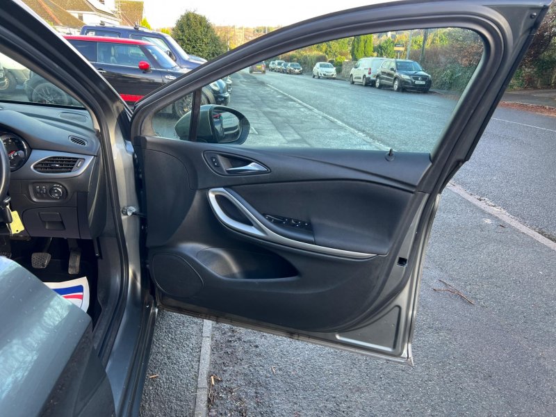 VAUXHALL ASTRA