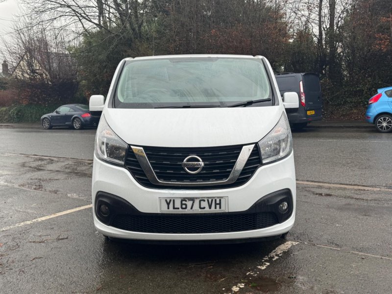 NISSAN NV300