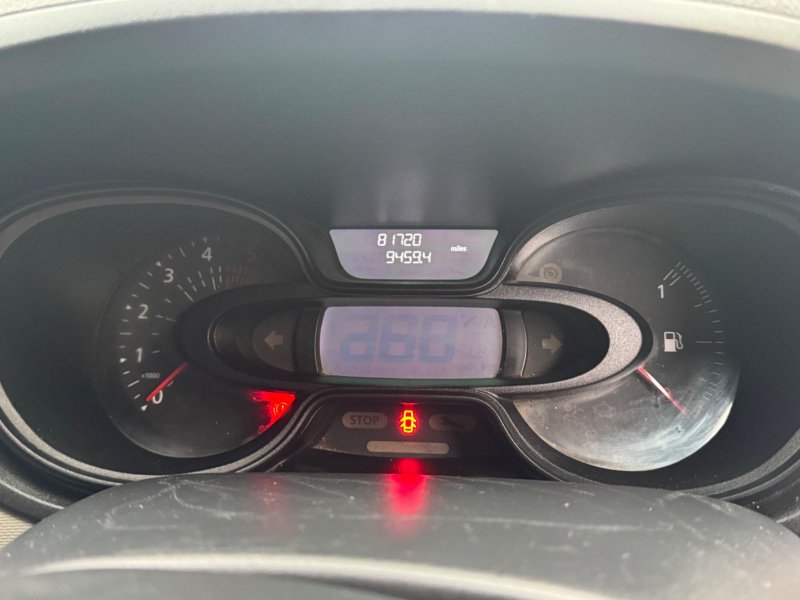 NISSAN NV300