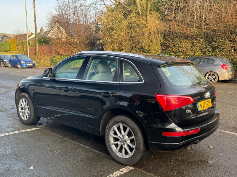 View AUDI Q5 2.0 TDI SE S Tronic quattro Euro 5 5dr