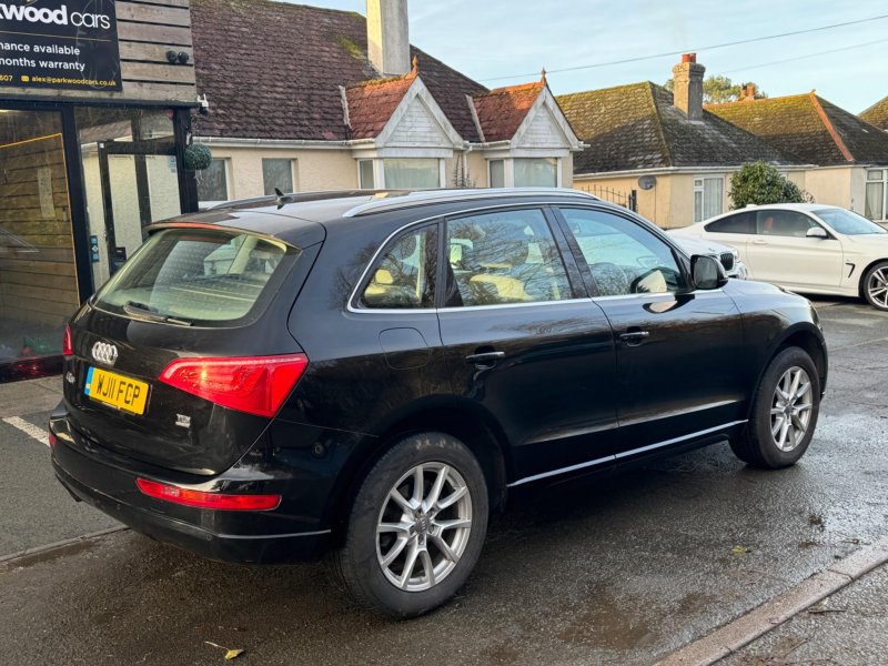 View AUDI Q5 2.0 TDI SE S Tronic quattro Euro 5 5dr