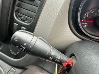 NISSAN NV300