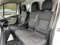 NISSAN NV300