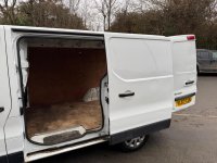 NISSAN NV300
