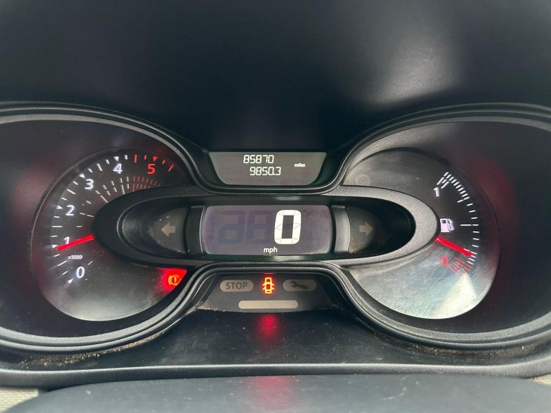 NISSAN NV300