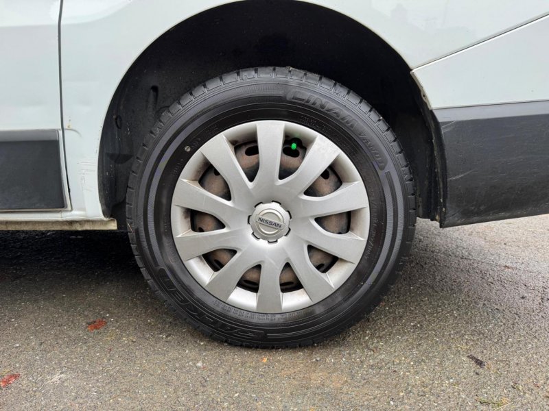 NISSAN NV300