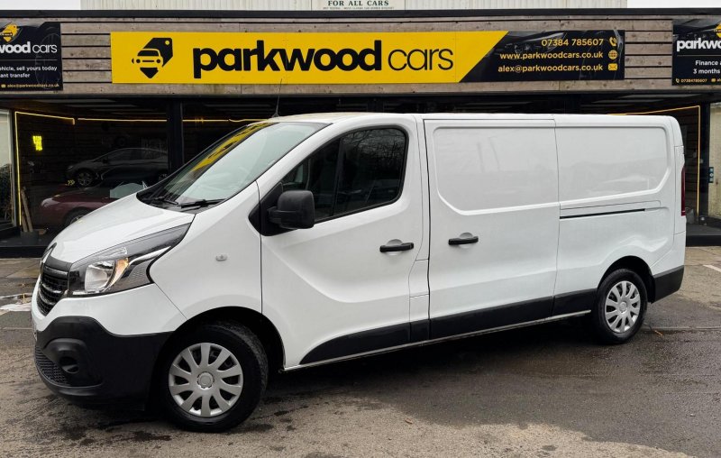 View RENAULT TRAFIC 2.0 dCi ENERGY 30 Business+ LWB Standard Roof Euro 6 (s/s) 5dr