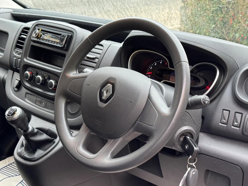 RENAULT TRAFIC