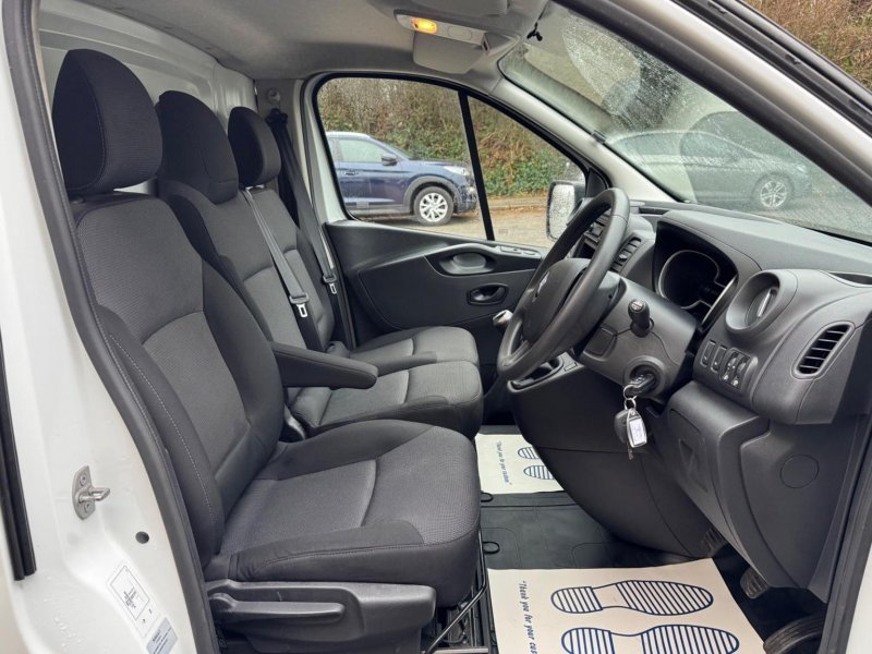 RENAULT TRAFIC