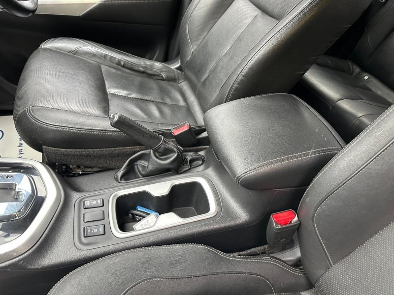 NISSAN NAVARA