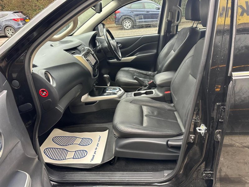 NISSAN NAVARA