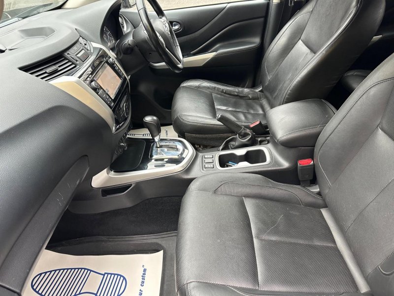 NISSAN NAVARA
