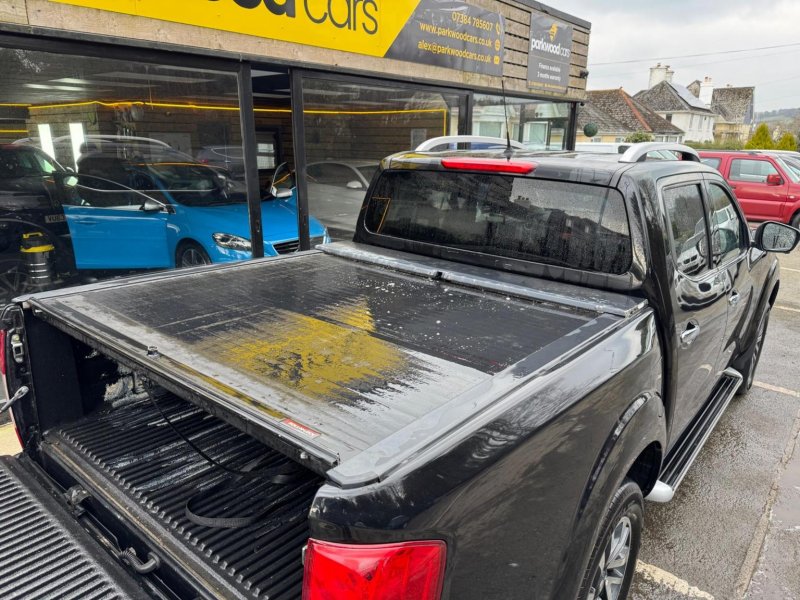 NISSAN NAVARA