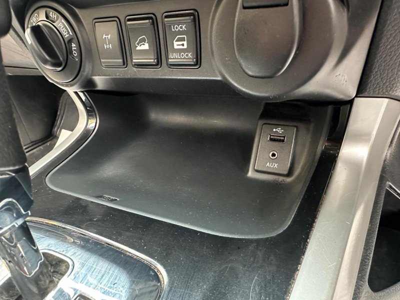 NISSAN NAVARA