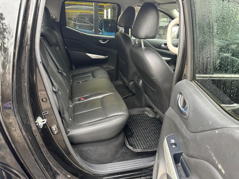 NISSAN NAVARA