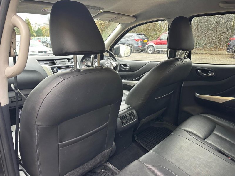 NISSAN NAVARA