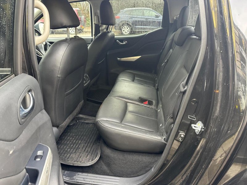 NISSAN NAVARA