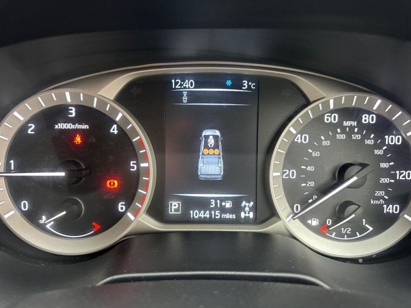 NISSAN NAVARA