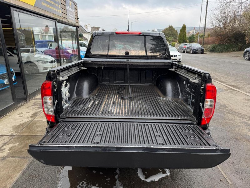 NISSAN NAVARA