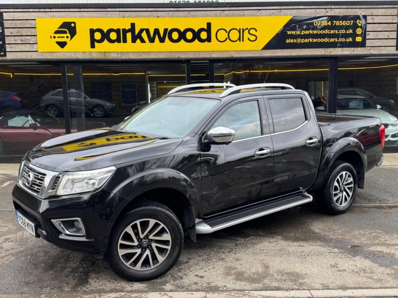 View NISSAN NAVARA 2.3 dCi Tekna Auto 4WD Euro 6 4dr