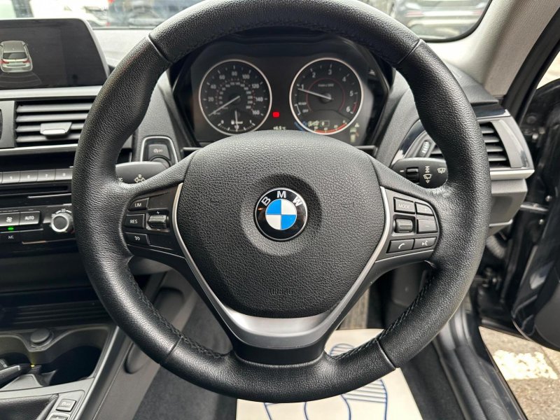 BMW 1 SERIES